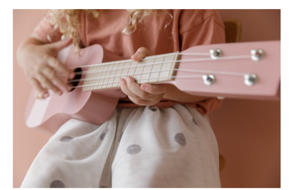 LITTLE DUTCH. Ξύλινη κιθάρα (ροζ)