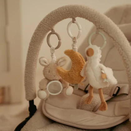 LITTLE DUTCH. Υφασμάτινα κρεμαστά παιχνίδια δραστηριοτήτων Newborn Naturals GRS