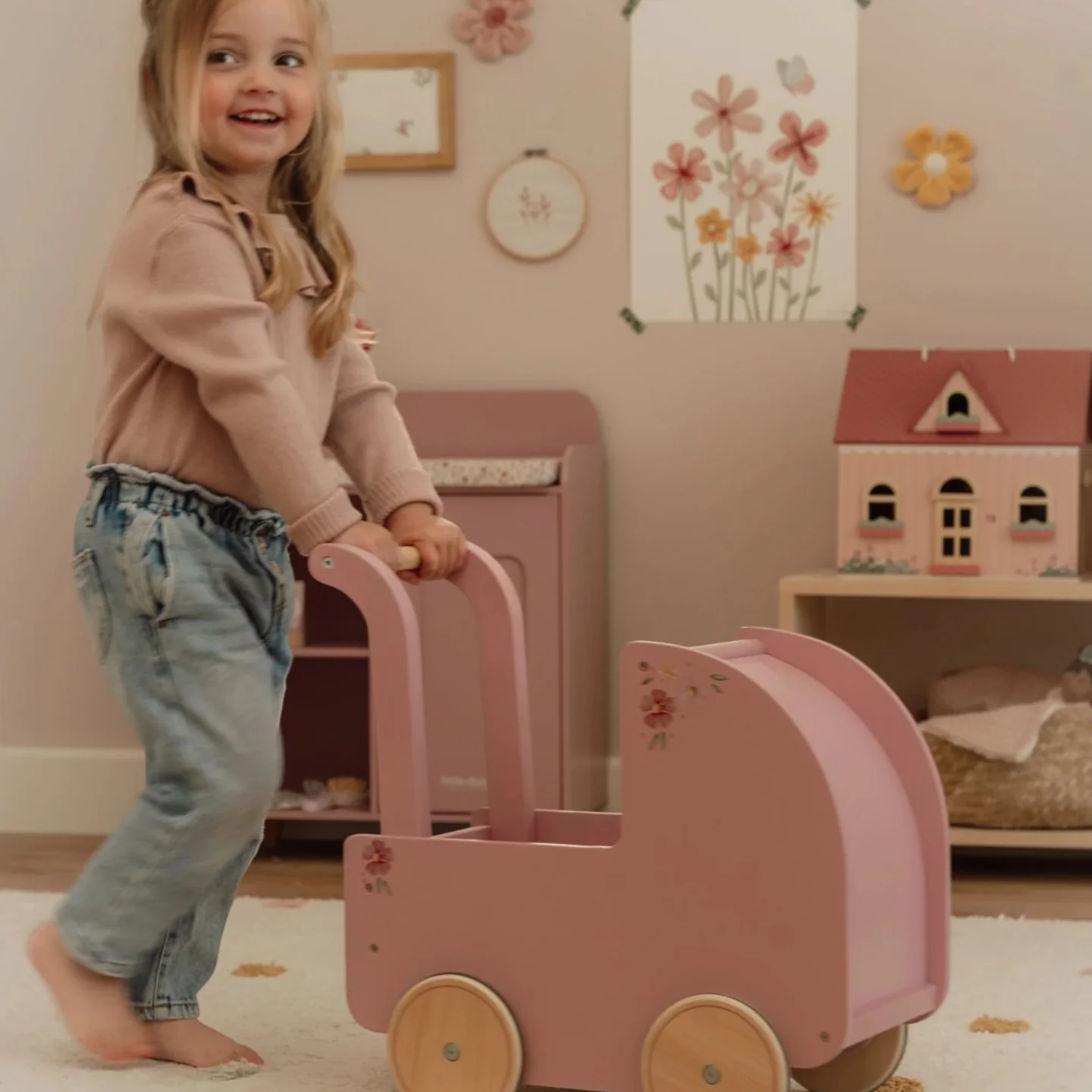 LITTLE DUTCH. Ξύλινο βρεφικό καρότσι για κούκλες FSC