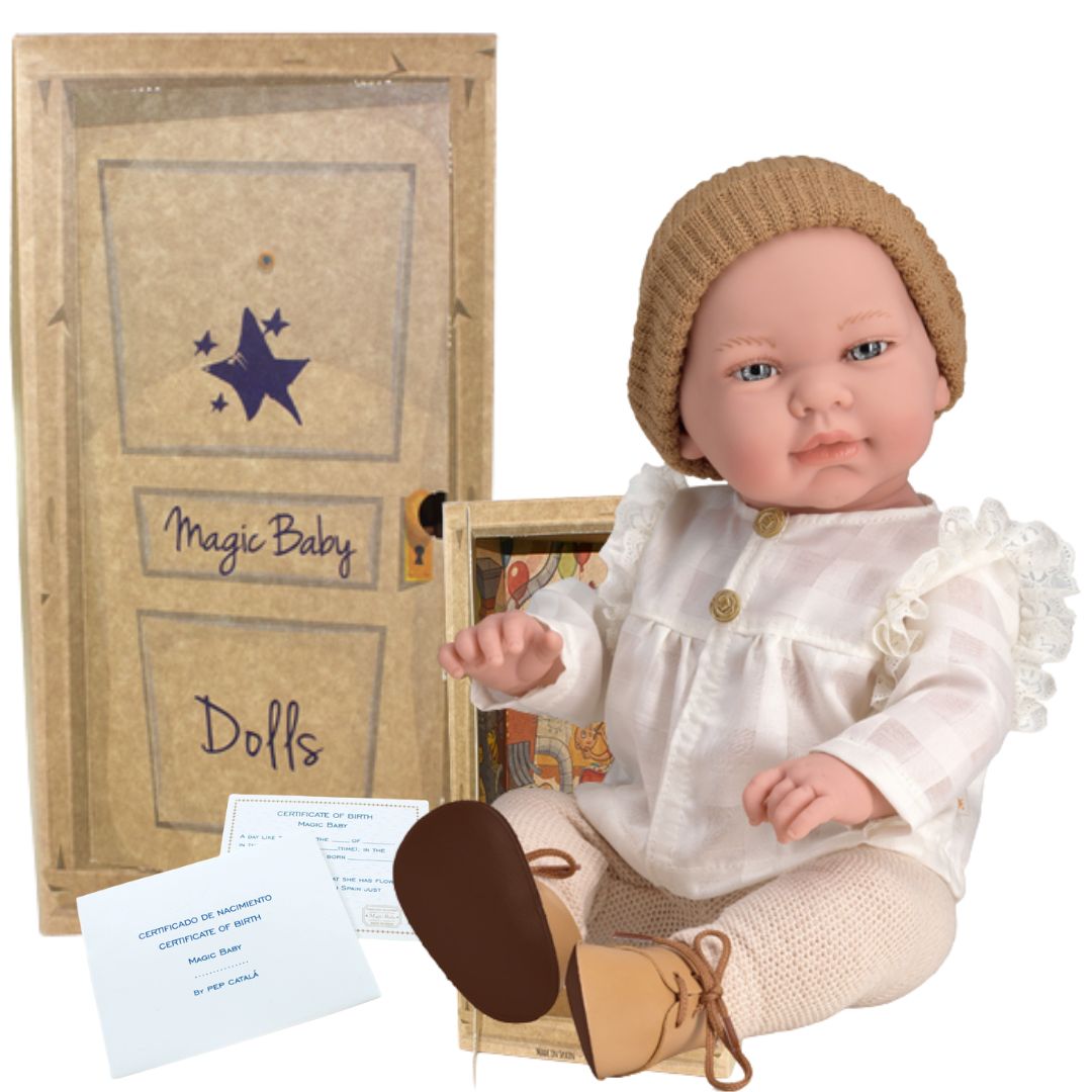 Magic baby Παιδική κούκλα μωρό "Marina με λευκό πουκάμισο και καφέ σκουφάκι"- 45εκ.